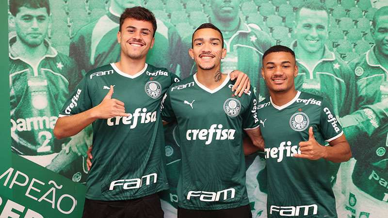 Palmeiras renova com trio de destaque do elenco Sub-20.