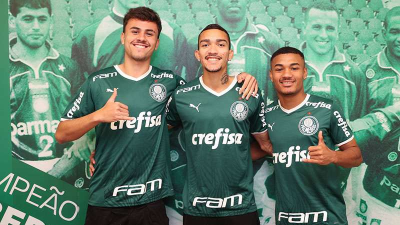 Palmeiras renova com trio de destaque do elenco Sub-20.