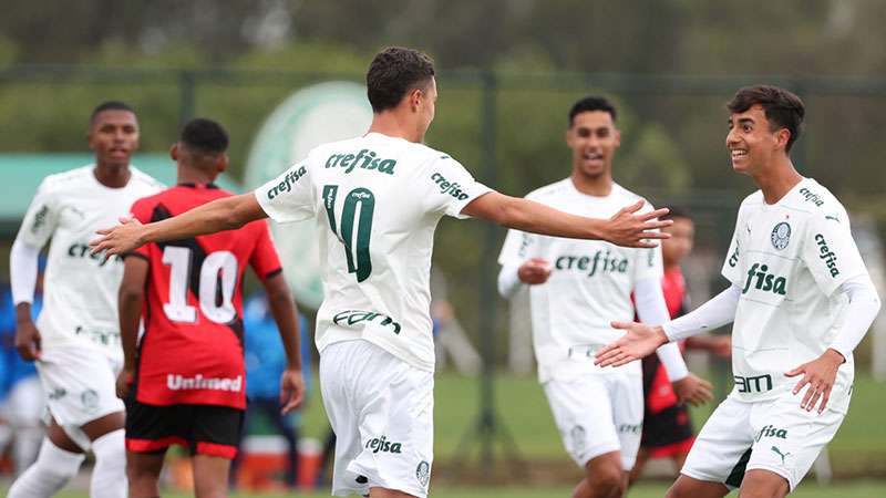 Palmeiras goleia Atlético-GO e confirma vaga no mata-mata do Brasileiro Sub-17.