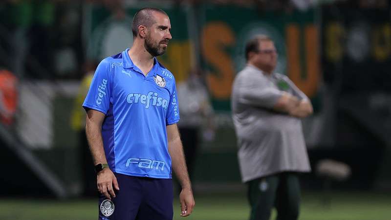 João Martins em jogo do Palmeiras contra o Coritiba, durante partida válida pela trigésima rodada do Brasileirão 2022, no Allianz Parque.