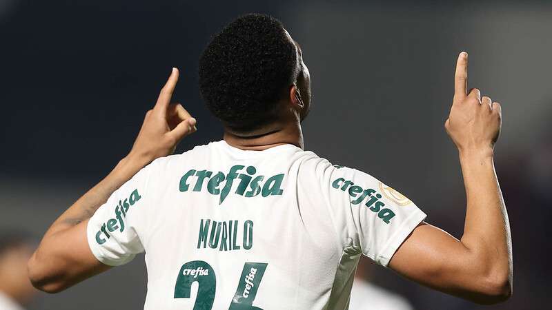 Murilo comemora seu gol pelo Palmeiras, contra o Atlético-GO, durante partida válida pela trigésima primeira rodada do Brasileirão 2022, no Antônio Accioly.