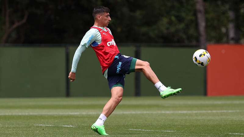 Merentiel durante treinamento do Palmeiras na Academia de Futebol.