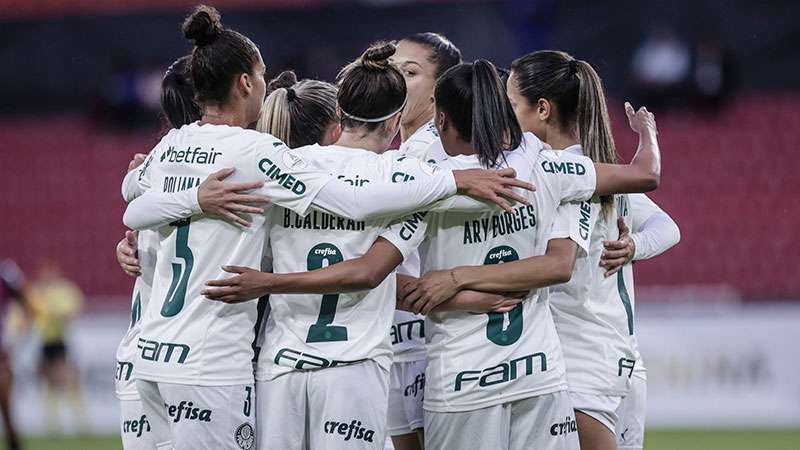 Libertadores Feminina: Palmeiras goleia Dragonas e garante classificação.