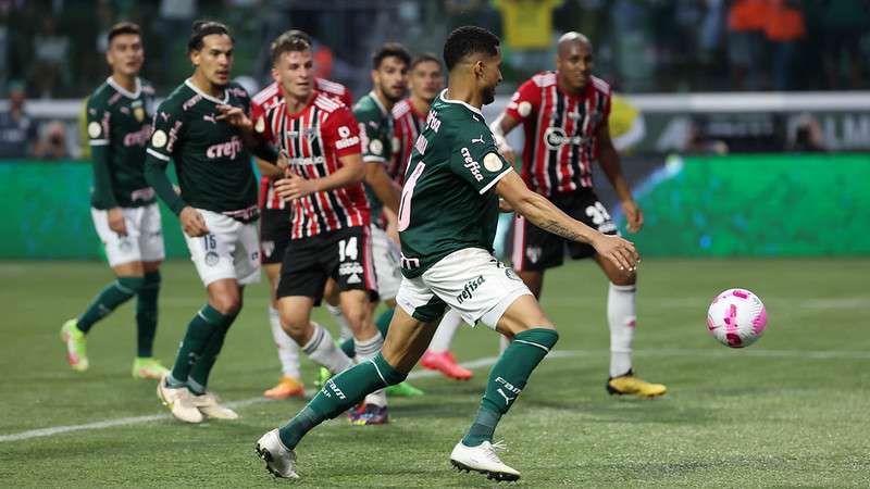 Murilo em jogo do Palmeiras contra o SPFC, durante partida válida pela trigésima segunda rodada do Brasileirão 2022, no Allianz Parque.