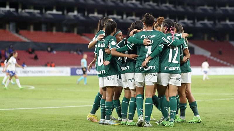 Jogada aérea funciona e Palmeiras vence Universidad de Chile na Libertadores Feminina.