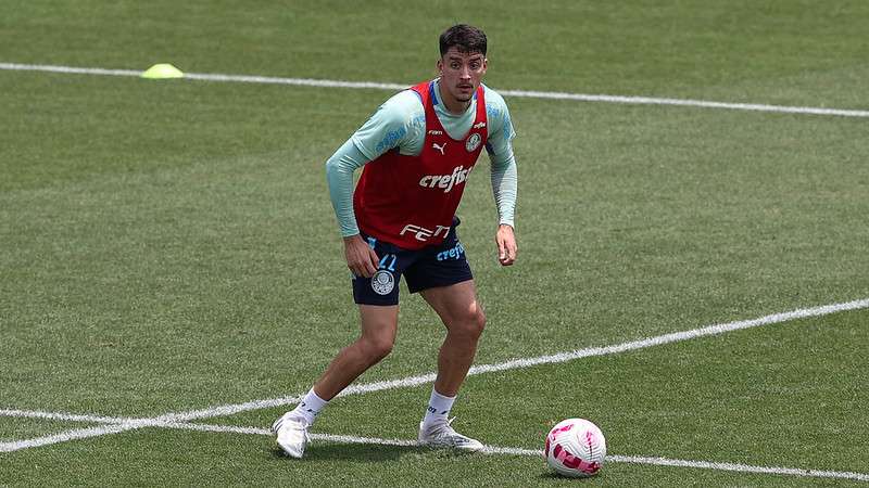 Piquerez durante treinamento do Palmeiras na Academia de Futebol.