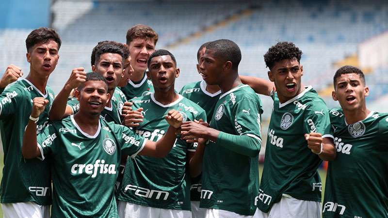 Campeão do Mundial Sub-17, Palmeiras retorna à Espanha em busca do