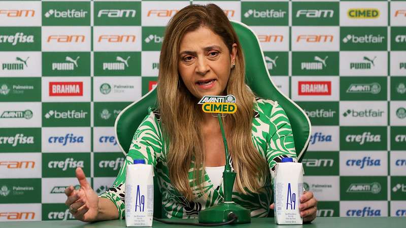 Leila Pereira durante coletiva de imprensa do Palmeiras na Academia de Futebol.