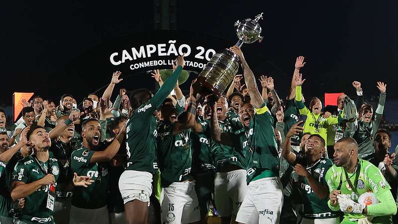 Conmebol lança documentário sobre o tri da Libertadores do Palmeiras. Atletas do Palmeiras comemoram a conquista da Libertadores 2021.