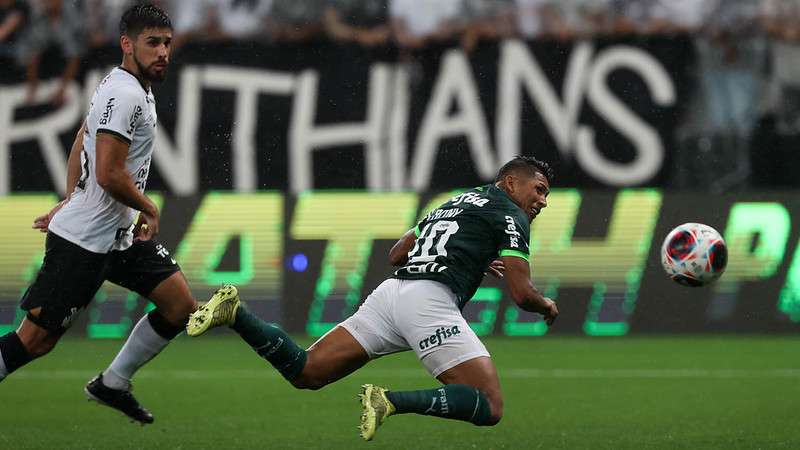 Palmeiras: Weverton defende um pênalti com bola rolando após 4 anos