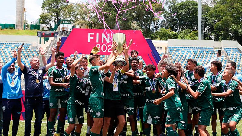 Nos pênaltis, Palmeiras vence o Santos e conquista o título do Paulista Sub-13.