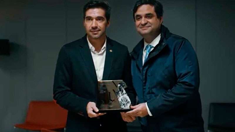 Pela 2ª vez, Abel Ferreira recebe o prêmio “Talento que marca o Mundo”, da Liga Portugal.