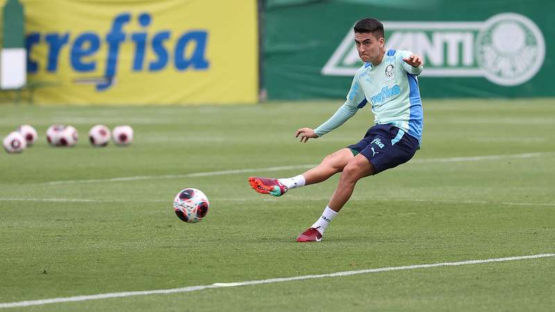 Atuesta durante treinamento do Palmeiras na Academia de Futebol.