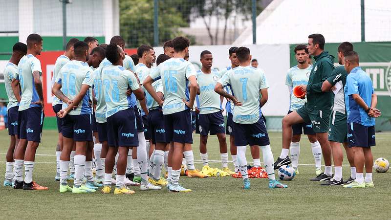 Atletas do Sub-20 durante treinamento do Palmeiras, na Academia de Futebol, em São Paulo-SP.