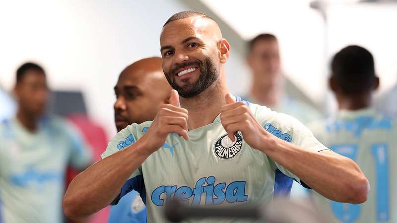 Weverton durante treinamento do Palmeiras na Academia de Futebol.