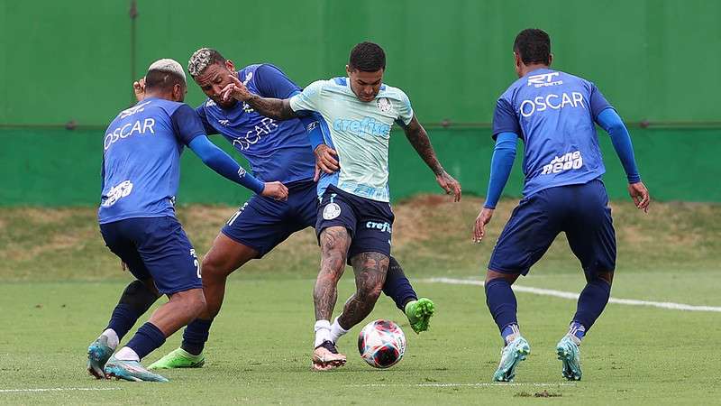 Dudu durante jogo-treino do Palmeiras contra o São José, na Academia de Futebol.