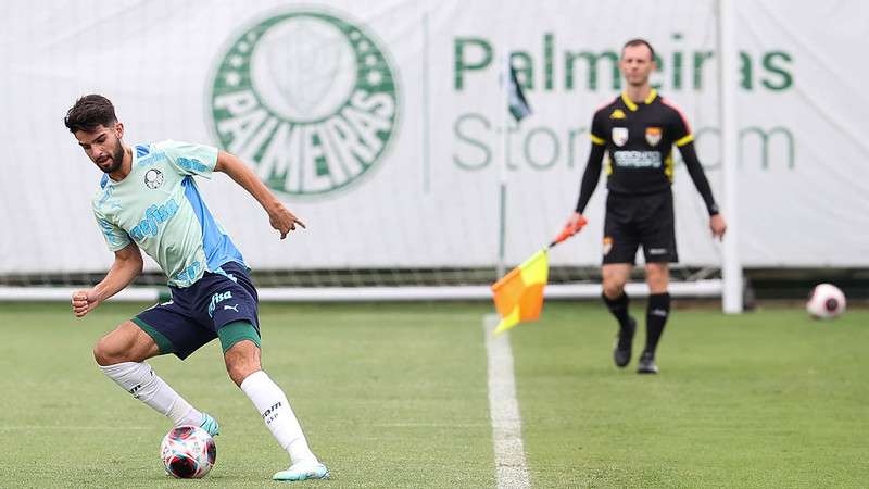 Flaco López durante jogo-treino do Palmeiras contra o Desportivo Brasil, na Academia de Futebol.