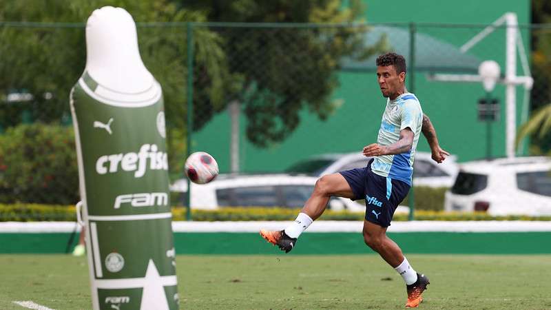 Marcos Rocha durante treinamento do Palmeiras na Academia de Futebol.