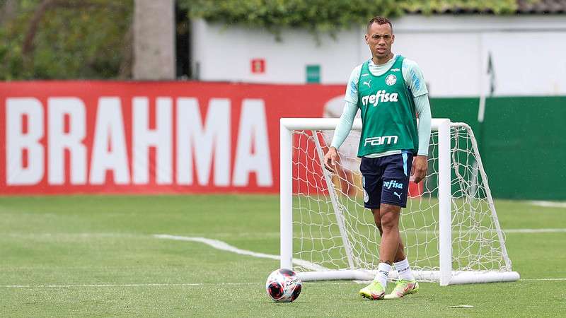Breno Lopes durante treinamento do Palmeiras na Academia de Futebol.