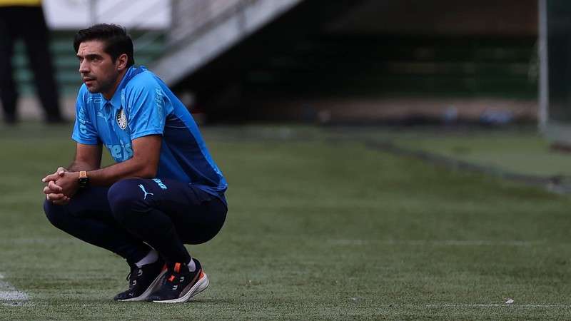 Tá jogando muito! - Wesley elogia o futebol de Danilo