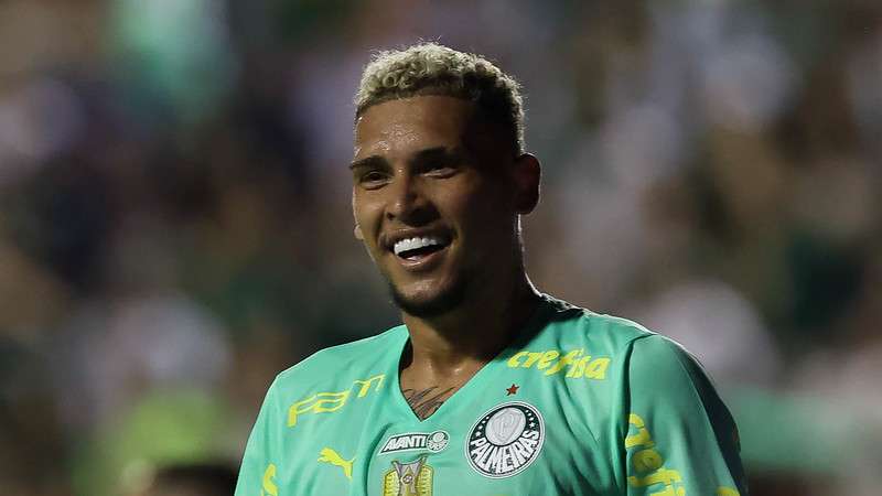 Rafael Navarro comemora seu gol pelo Palmeiras contra o Ituano, durante partida válida pela quarta rodada do Paulistão 2023, no Estádio Municipal Dr Novelli Junior.