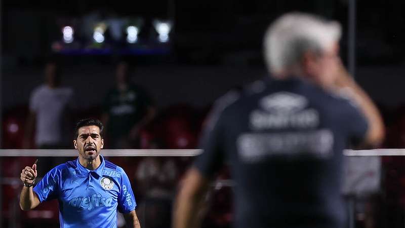 Abel Ferreira em jogo do Palmeiras contra o Santos, durante partida válida pela sexta rodada, do Paulistão 2023, no Morumbi.