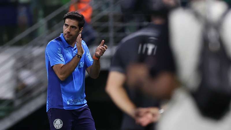 Abel Ferreira em jogo do Palmeiras contra a Internacional de Limeira, durante partida válida pela sétima rodada do Paulistão 2023, no Allianz Parque.