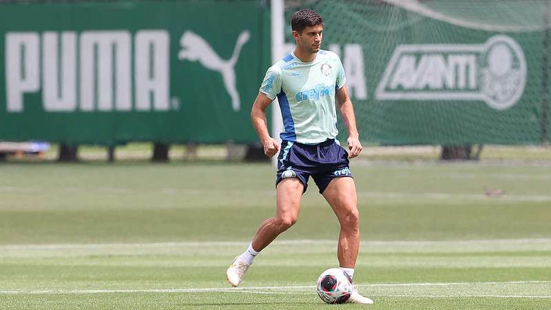 Kuscevic durante treinamento do Palmeiras na Academia de Futebol.