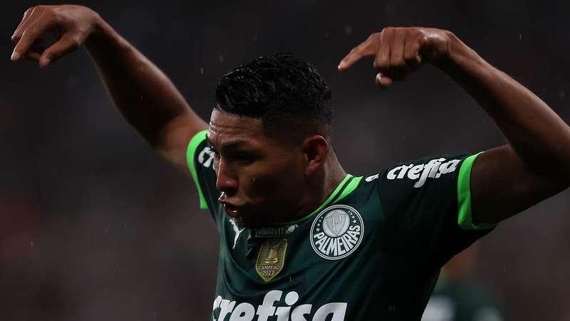 Rony comemora seu gol pelo Palmeiras contra o SCCP, durante partida válida pela nona rodada, do Paulistão 2023, no Itaquerão.