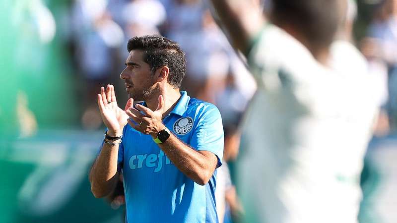 Abel Ferreira em jogo do Palmeiras contra o Guarani, durante partida válida pela décima segunda rodada do Paulistão 2023, no Brinco de Ouro da Princesa.