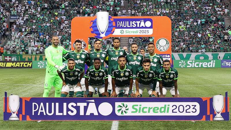 Palmeiras posa para foto oficial antes do jogo contra a Ferroviária, durante partida válida pela décima primeira rodada do Paulistão 2023, no Allianz Parque.