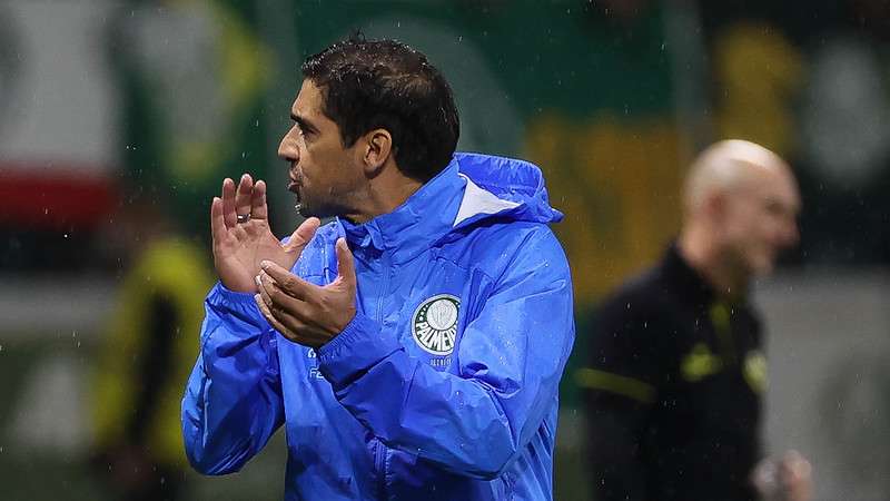 Abel Ferreira em jogo do Palmeiras contra o São Bernardo, durante partida válida pela décima terceira rodada do Paulistão 2023, no Allianz Parque.