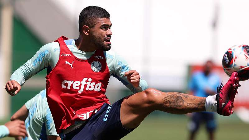 Bruno Tabata durante treinamento do Palmeiras na Academia de Futebol.