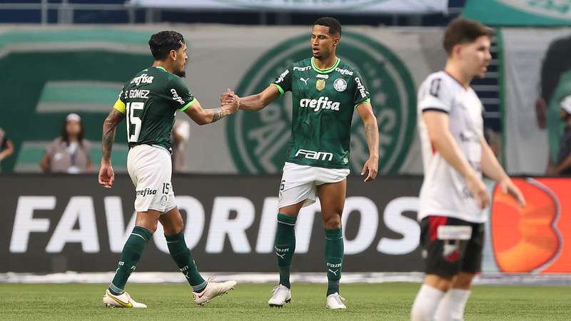 Gómez e Murilo comemoram gol pelo Palmeiras contra o Ituano, durante partida válida pela décima quarta rodada, do Paulistão 2023, no Allianz Parque.