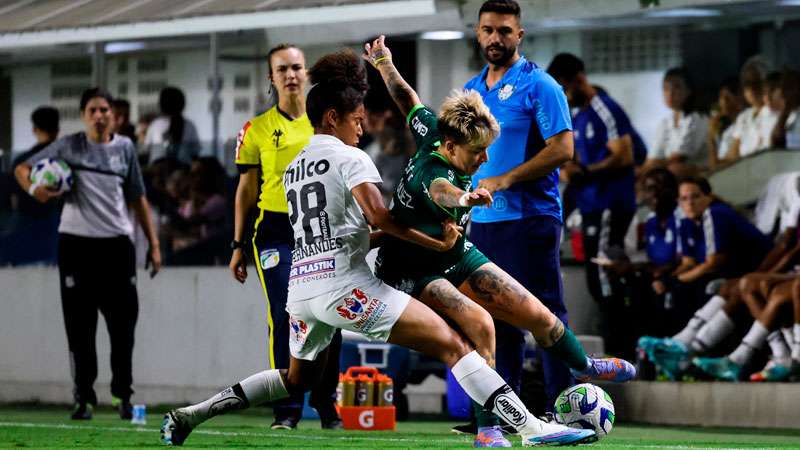 Palmeiras fica no empate com o Santos pelo Campeonato Brasileiro Feminino.