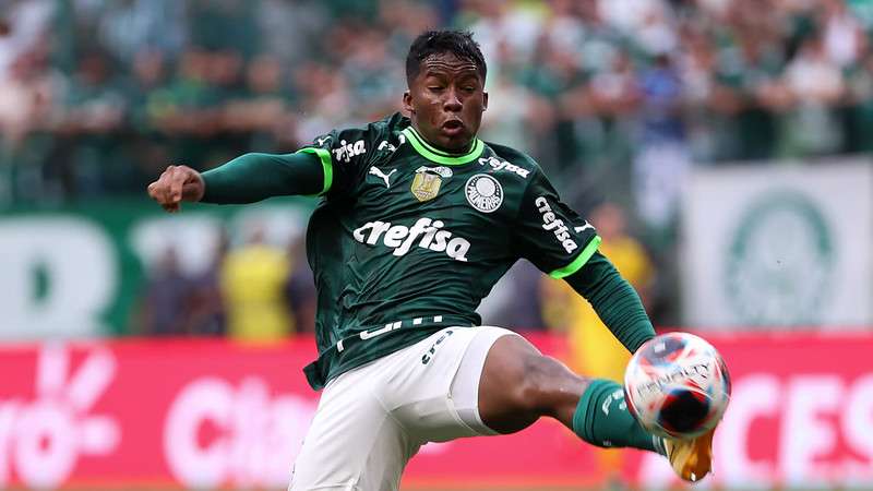 Endrick em jogo pelo Palmeiras contra o Água Santa, durante segunda partida da final do Paulistão 2023, no Allianz Parque.