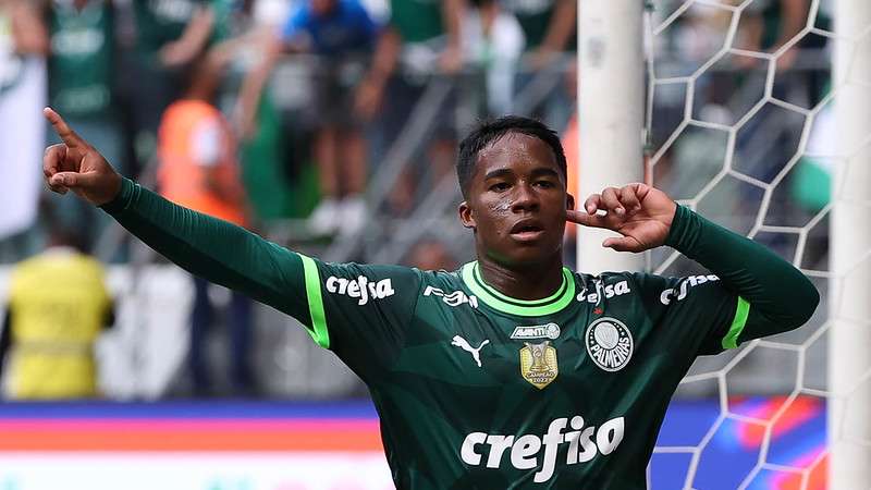 Endrick comemora seu gol pelo Palmeiras contra o Água Santa, durante segunda partida da final do Paulistão 2023, no Allianz Parque.