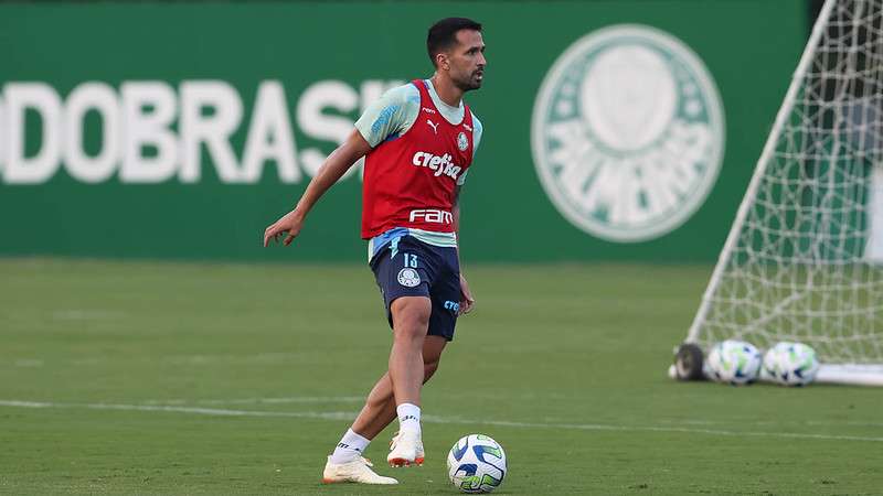 Luan durante treinamento do Palmeiras na Academia de Futebol.