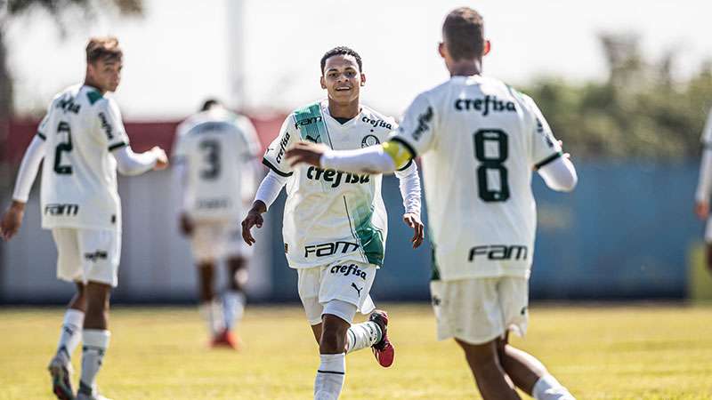 Fora de casa, Sub-15 e Sub-17 do Palmeiras goleiam Suzano pelo estadual.