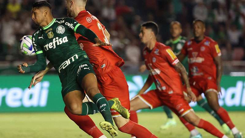 Rony em jogo do Palmeiras contra o Tombense, durante segunda partida válida pela fase um dezesseis avos da Copa da Copa do Brasil 2023, no Estádio Parque do Sabiá.
