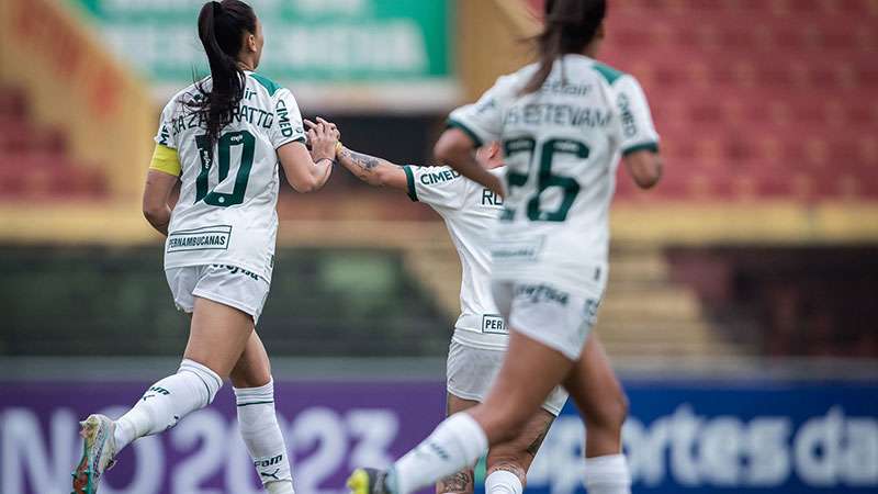 Palmeiras bate Internacional fora de casa e volta a vencer no Brasileiro Feminino.