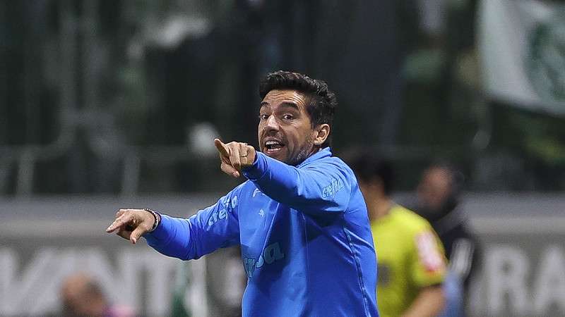 Abel Ferreira em jogo do Palmeiras contra o Grêmio, durante partida válida pela quinta rodada do Brasileirão 2023, no Allianz Parque.