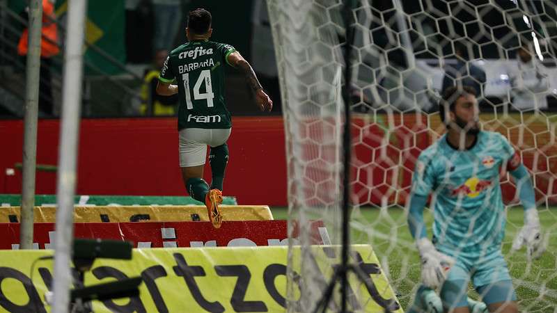 Artur comemora seu gol pelo Palmeiras contra o Red Bull Bragantino, durante partida válida pela sexta rodada do Brasileirão 2023, no Allianz Parque.