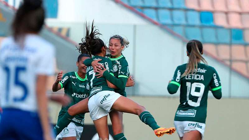 Amanda Gutierres faz 2 gols e Palmeiras vence Cruzeiro pelo Brasileiro Feminino.