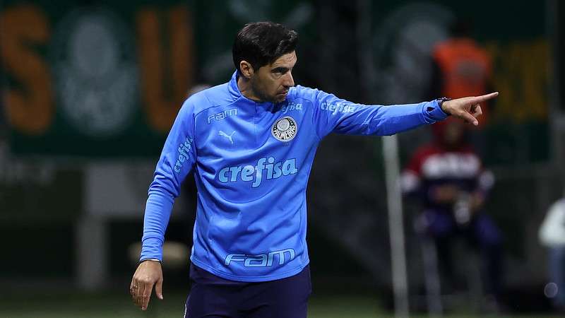 Abel Ferreira em jogo do Palmeiras contra o Fortaleza, durante primeira partida válida pelas oitavas de final da Copa do Brasil 2023, no Allianz Parque.