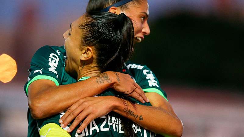 Palmeiras feminino joga por empate contra Santos por título paulista