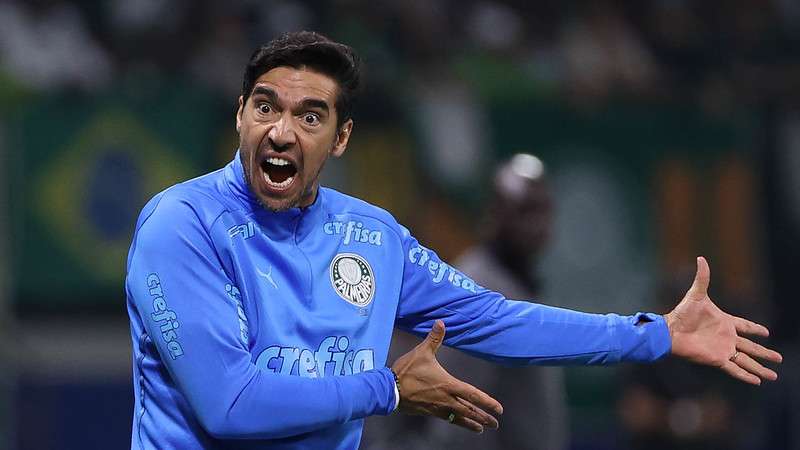 Abel Ferreira em jogo do Palmeiras contra o Barcelona-EQU, durante partida válida pela fase de grupos da Libertadores 2023, no Allianz Parque.