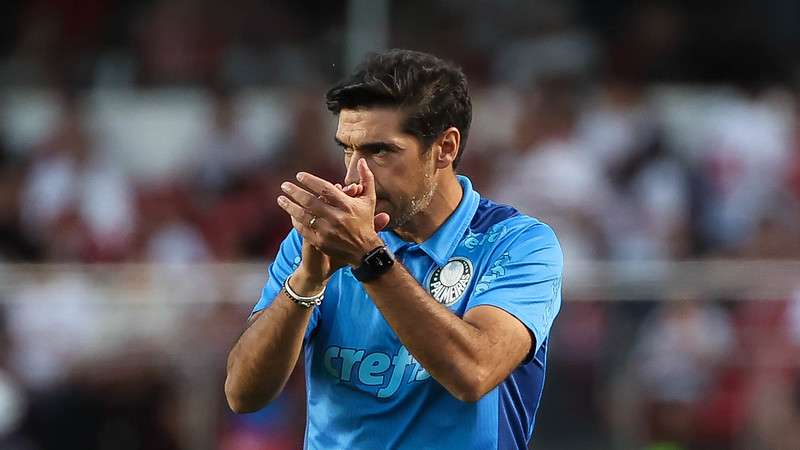 Abel Ferreira em jogo do Palmeiras, contra o SPFC, durante partida válida pela décima rodada do Brasileirão 2023, no Morumbi.