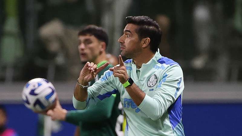 Abel Ferreira em jogo do Palmeiras contra o Bolívar, durante partida válida pela fase de grupos da Libertadores 2023, no Allianz Parque.