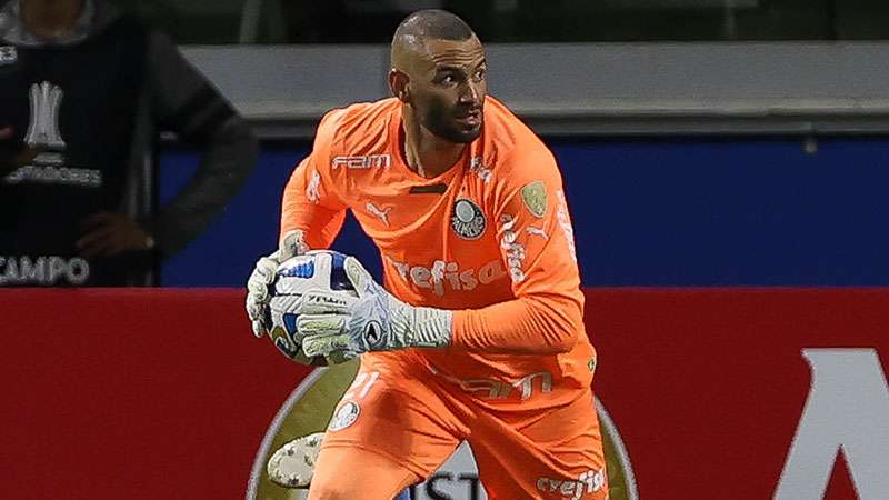 Weverton em jogo do Palmeiras contra o Bolívar, durante partida válida pela fase de grupos da Libertadores 2023, no Allianz Parque.